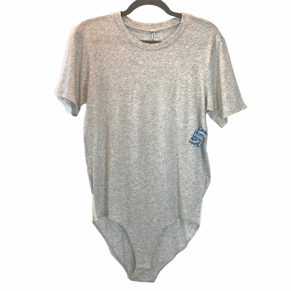 Free People sz M grey snap crotch short sleeve tee